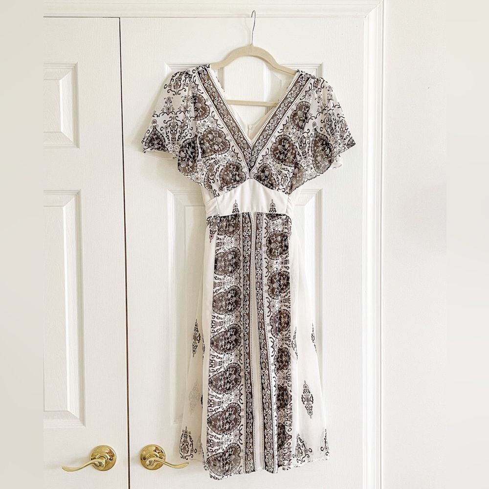 White and brown paisley tie back summer mini dress.